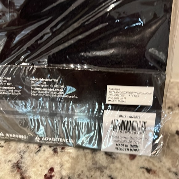 Adult thigh high socks with bows - Picture 2 of 3